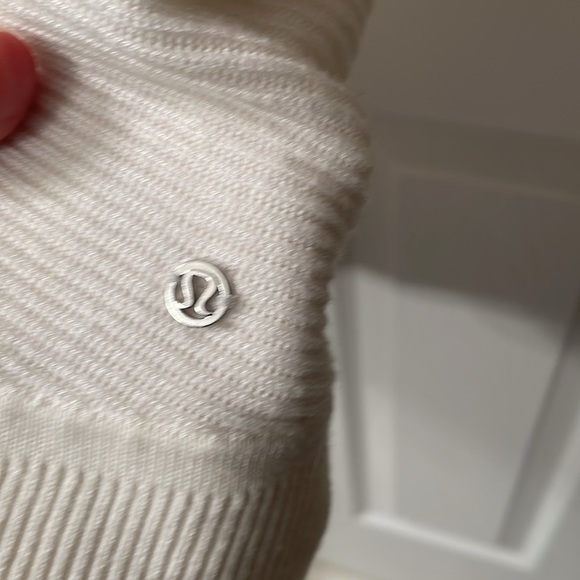 LuLu Lemon sweater hoodie - Picture 2 of 3